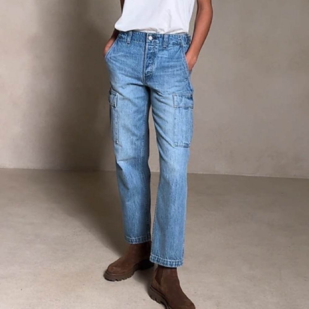 BANANA REPUBLIC LIGHT BLUE CARGO JEANS